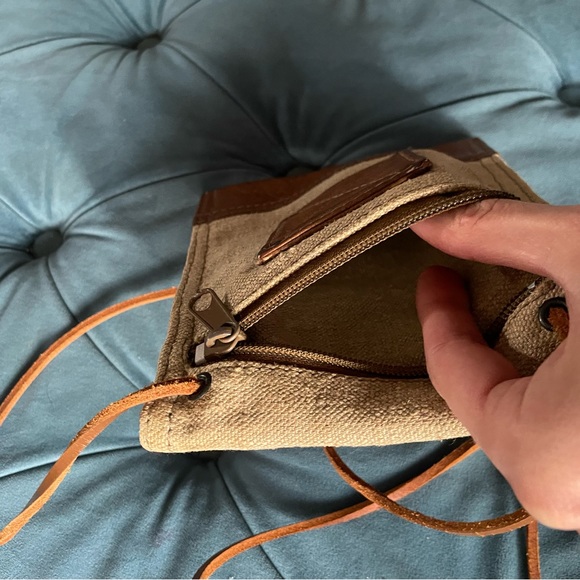 Vintage 1984 Banana Republic Bag sling purse - Picture 6 of 7